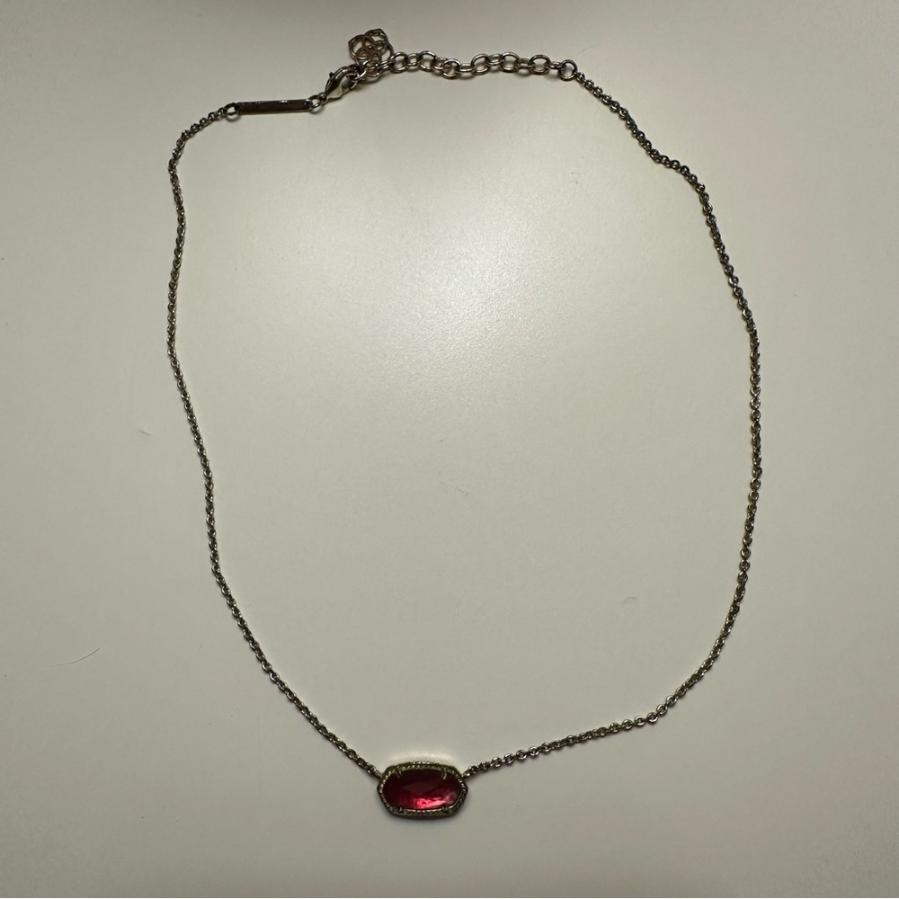 Kendra Scott necklace